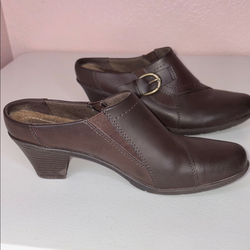 Michel M Women's Size 9 Brown Block
Heel Mules - Buckle Detail preowned - Picture 8 of 9